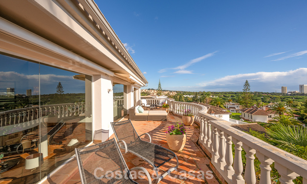 Belle villa de style espagnol avec vue imprenable sur la mer à vendre à Elviria, Marbella Est 774755