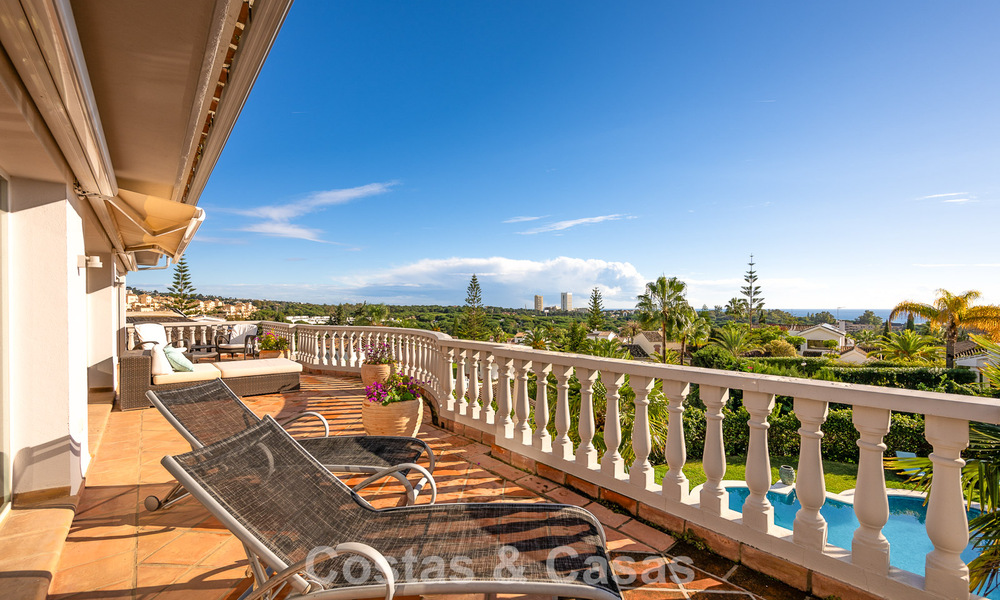 Belle villa de style espagnol avec vue imprenable sur la mer à vendre à Elviria, Marbella Est 774756