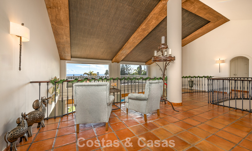 Belle villa de style espagnol avec vue imprenable sur la mer à vendre à Elviria, Marbella Est 774757