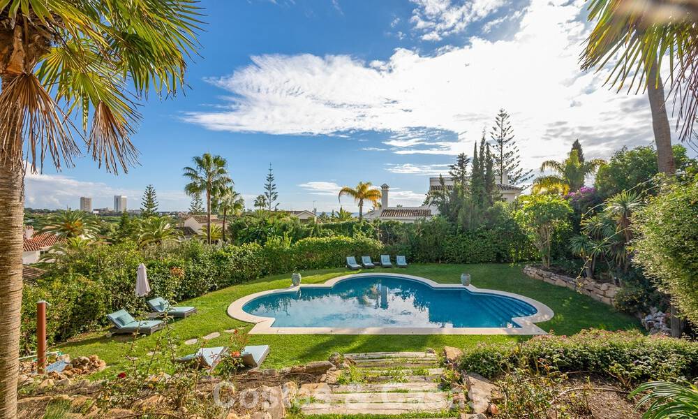Belle villa de style espagnol avec vue imprenable sur la mer à vendre à Elviria, Marbella Est 774772