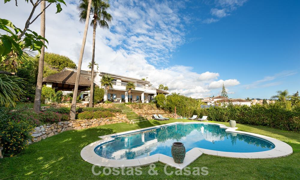 Belle villa de style espagnol avec vue imprenable sur la mer à vendre à Elviria, Marbella Est 774773