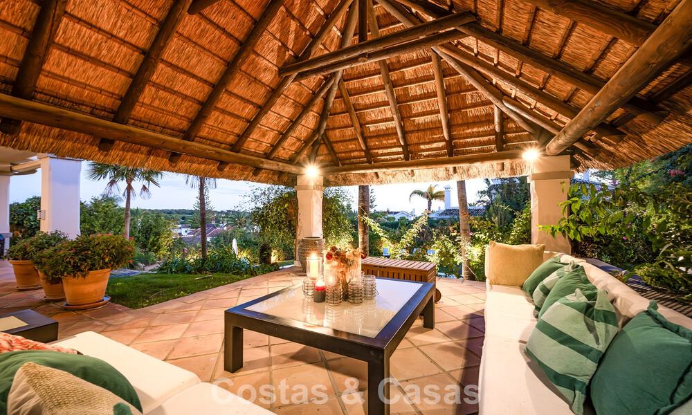 Belle villa de style espagnol avec vue imprenable sur la mer à vendre à Elviria, Marbella Est 774797