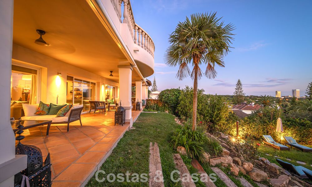Belle villa de style espagnol avec vue imprenable sur la mer à vendre à Elviria, Marbella Est 774799