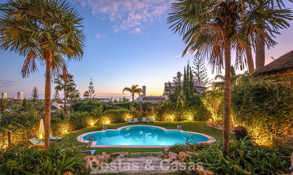 Belle villa de style espagnol avec vue imprenable sur la mer à vendre à Elviria, Marbella Est 774800