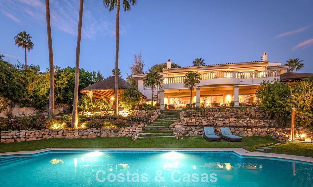 Belle villa de style espagnol avec vue imprenable sur la mer à vendre à Elviria, Marbella Est 774803