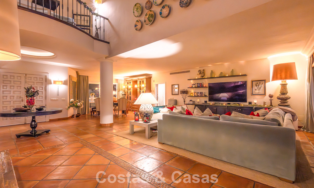 Belle villa de style espagnol avec vue imprenable sur la mer à vendre à Elviria, Marbella Est 774811