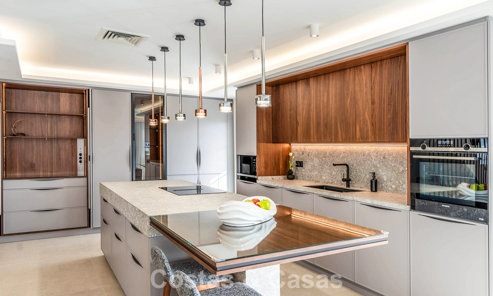Magnifique penthouse double avec vue sur la mer à vendre à distance de marche de Puerto Banus, Marbella 774864