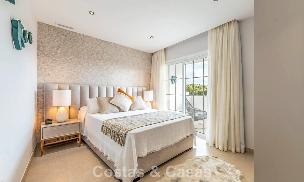 Magnifique penthouse double avec vue sur la mer à vendre à distance de marche de Puerto Banus, Marbella 774871