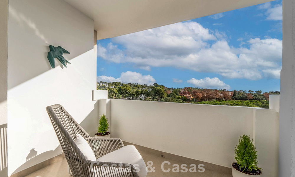 Magnifique penthouse double avec vue sur la mer à vendre à distance de marche de Puerto Banus, Marbella 774873