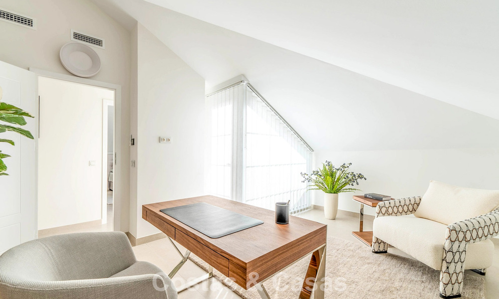 Magnifique penthouse double avec vue sur la mer à vendre à distance de marche de Puerto Banus, Marbella 774883