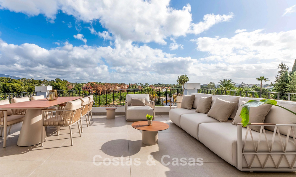 Magnifique penthouse double avec vue sur la mer à vendre à distance de marche de Puerto Banus, Marbella 774891