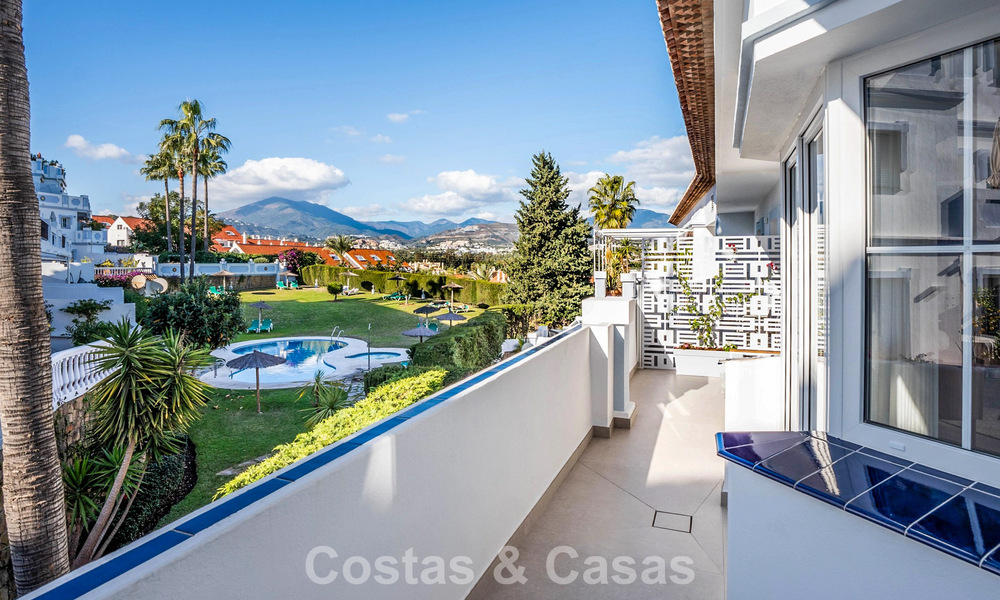Magnifique penthouse double avec vue sur la mer à vendre à distance de marche de Puerto Banus, Marbella 774898