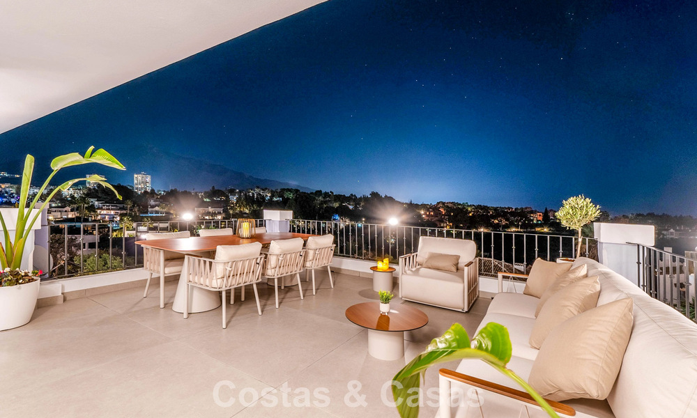 Magnifique penthouse double avec vue sur la mer à vendre à distance de marche de Puerto Banus, Marbella 774899