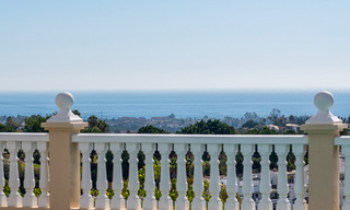 Villa méditerranéenne classique à vendre avec vue panoramique sur la mer dans une communauté exclusive à Marbella - Benahavis 774917 