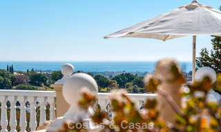 Villa méditerranéenne classique à vendre avec vue panoramique sur la mer dans une communauté exclusive à Marbella - Benahavis 774920 
