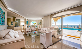 Villa méditerranéenne classique à vendre avec vue panoramique sur la mer dans une communauté exclusive à Marbella - Benahavis 774921 