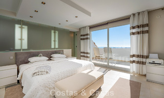 Villa méditerranéenne classique à vendre avec vue panoramique sur la mer dans une communauté exclusive à Marbella - Benahavis 774931 