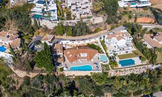 Villa méditerranéenne classique à vendre avec vue panoramique sur la mer dans une communauté exclusive à Marbella - Benahavis 774934 