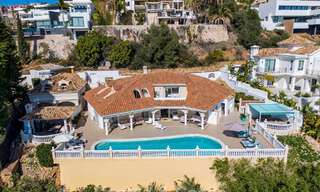 Villa méditerranéenne classique à vendre avec vue panoramique sur la mer dans une communauté exclusive à Marbella - Benahavis 774935 