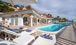 Villa méditerranéenne classique à vendre avec vue panoramique sur la mer dans une communauté exclusive à Marbella - Benahavis 774942 