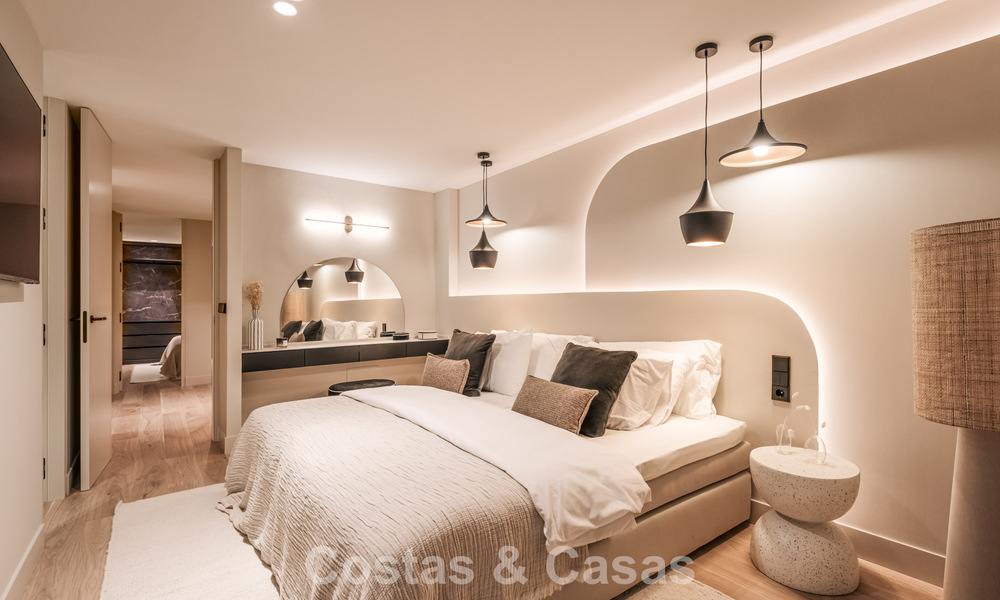 Maison de ville luxueusement rénovée avec vue sur la mer à vendre, dans un quartier fermé sur le Golden Mile de Marbella 774967
