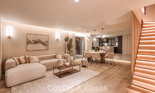 Maison de ville luxueusement rénovée avec vue sur la mer à vendre, dans un quartier fermé sur le Golden Mile de Marbella 774971 