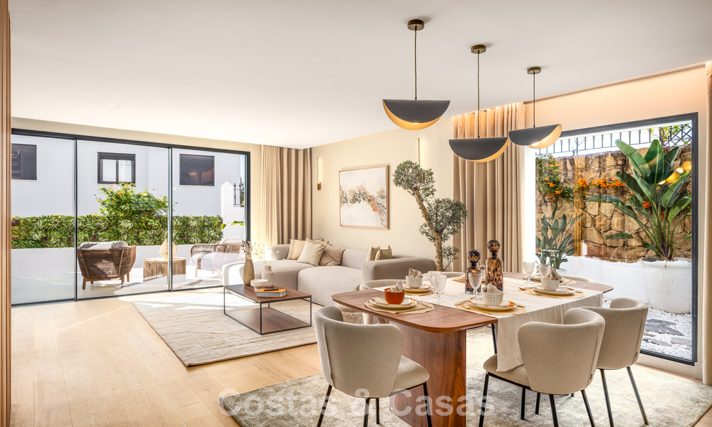Maison de ville luxueusement rénovée avec vue sur la mer à vendre, dans un quartier fermé sur le Golden Mile de Marbella 774974