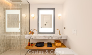 Maison de ville luxueusement rénovée avec vue sur la mer à vendre, dans un quartier fermé sur le Golden Mile de Marbella 774984 