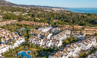 Maison de ville luxueusement rénovée avec vue sur la mer à vendre, dans un quartier fermé sur le Golden Mile de Marbella 774993 