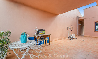 Maison de ville spacieuse avec jardin privé à vendre, entourée de terrains de golf à Nueva Andalucia, Marbella 775073 