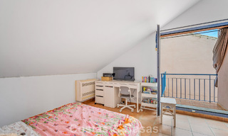 Maison de ville spacieuse avec jardin privé à vendre, entourée de terrains de golf à Nueva Andalucia, Marbella 775080 