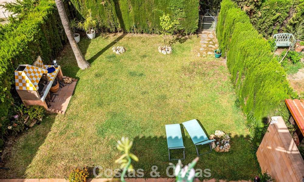 Maison de ville spacieuse avec jardin privé à vendre, entourée de terrains de golf à Nueva Andalucia, Marbella 775083