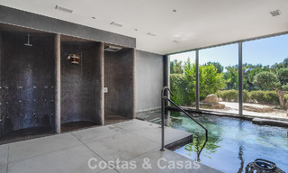 Appartement moderne prêt à emménager en première ligne de plage à vendre à Estepona, Costa del Sol 775114 