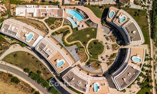 Appartement moderne prêt à emménager en première ligne de plage à vendre à Estepona, Costa del Sol 775123 