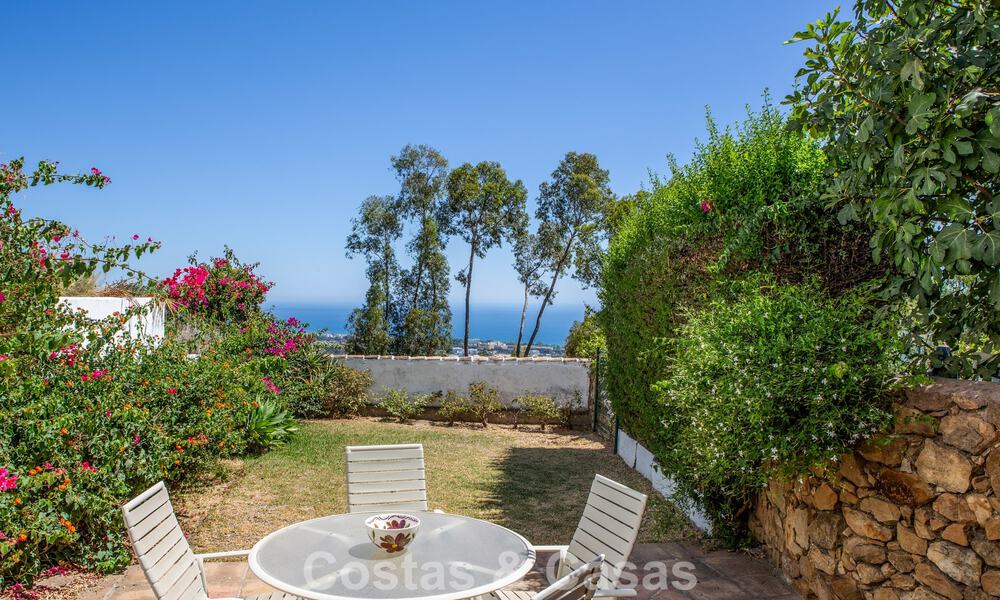 Spacieuse maison de ville de 4 chambres avec de belles vues sur la mer à vendre située à Marbella Est 775129