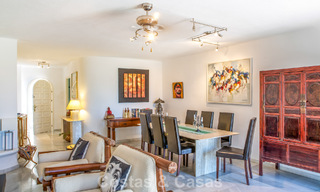 Spacieuse maison de ville de 4 chambres avec de belles vues sur la mer à vendre située à Marbella Est 775131 