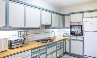 Spacieuse maison de ville de 4 chambres avec de belles vues sur la mer à vendre située à Marbella Est 775132 