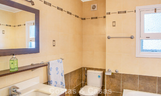 Spacieuse maison de ville de 4 chambres avec de belles vues sur la mer à vendre située à Marbella Est 775141 