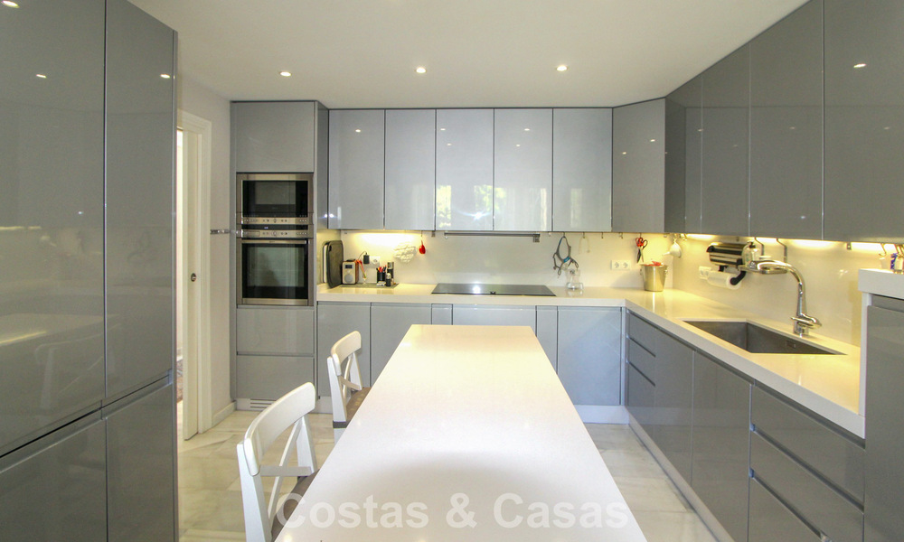 Appartement en première ligne de plage avec vue phénoménale à vendre dans le centre de Marbella 775057