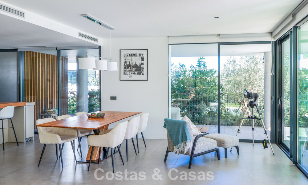 Appartement moderniste au rez-de-chaussée dans une communauté fermée de Sotogrande, Costa del Sol 775335