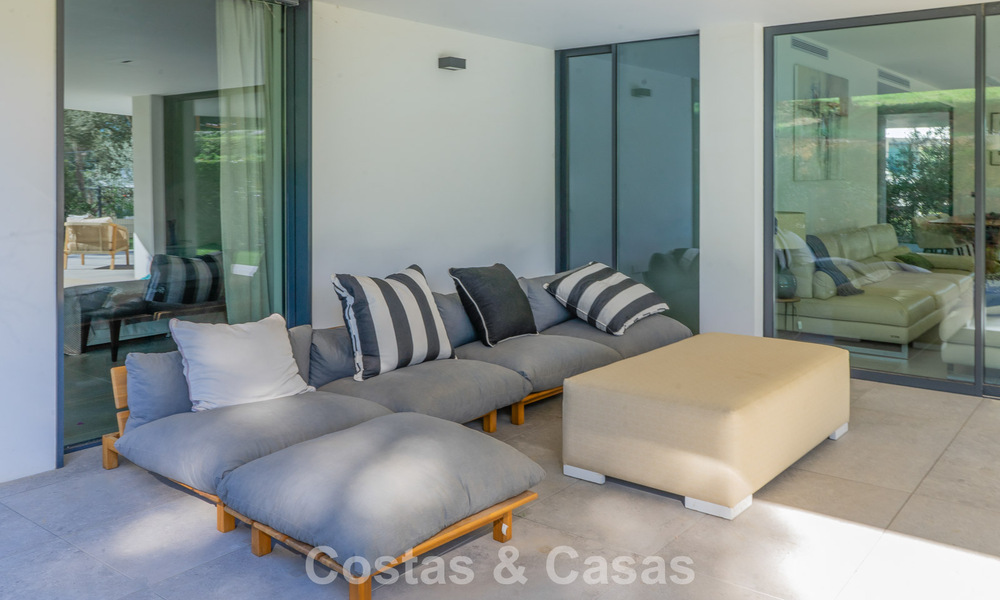 Appartement moderniste au rez-de-chaussée dans une communauté fermée de Sotogrande, Costa del Sol 775355