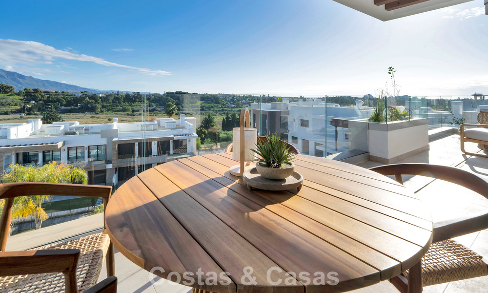 Penthouse neuf avec solarium spacieux à vendre dans un complexe fermé à Benahavis - Marbella 775470