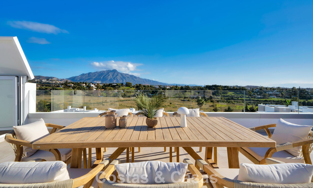 Penthouse neuf avec solarium spacieux à vendre dans un complexe fermé à Benahavis - Marbella 775477