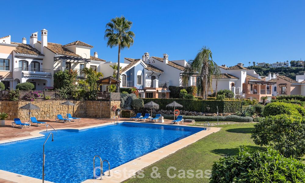 Spacieuse maison avec vue sur le golf et la mer à vendre, dans une urbanisation de golf exclusive à Benahavis - Marbella 775199
