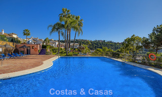 Spacieuse maison avec vue sur le golf et la mer à vendre, dans une urbanisation de golf exclusive à Benahavis - Marbella 775216 