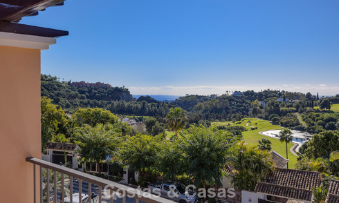 Spacieuse maison avec vue sur le golf et la mer à vendre, dans une urbanisation de golf exclusive à Benahavis - Marbella 775217