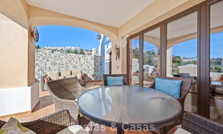 Spacieuse maison avec vue sur le golf et la mer à vendre, dans une urbanisation de golf exclusive à Benahavis - Marbella 775218 