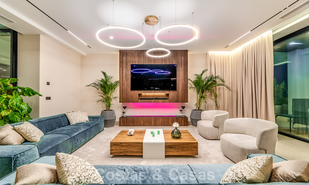 Villa design sophistiquée avec vue magnifique sur la mer à vendre à El Madroñal, Benahavis - Marbella 795617