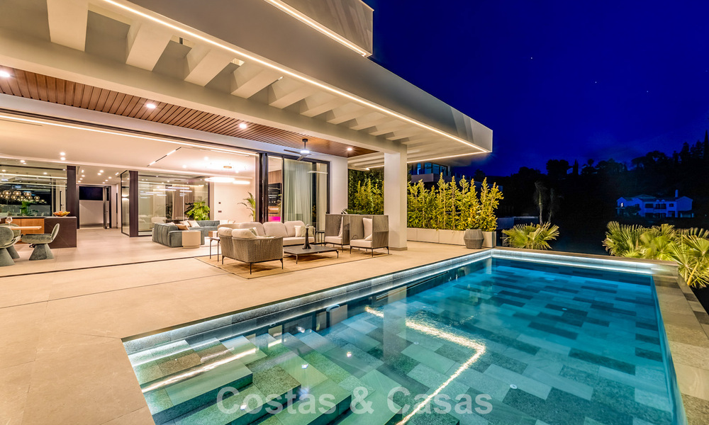 Villa design sophistiquée avec vue magnifique sur la mer à vendre à El Madroñal, Benahavis - Marbella 795620