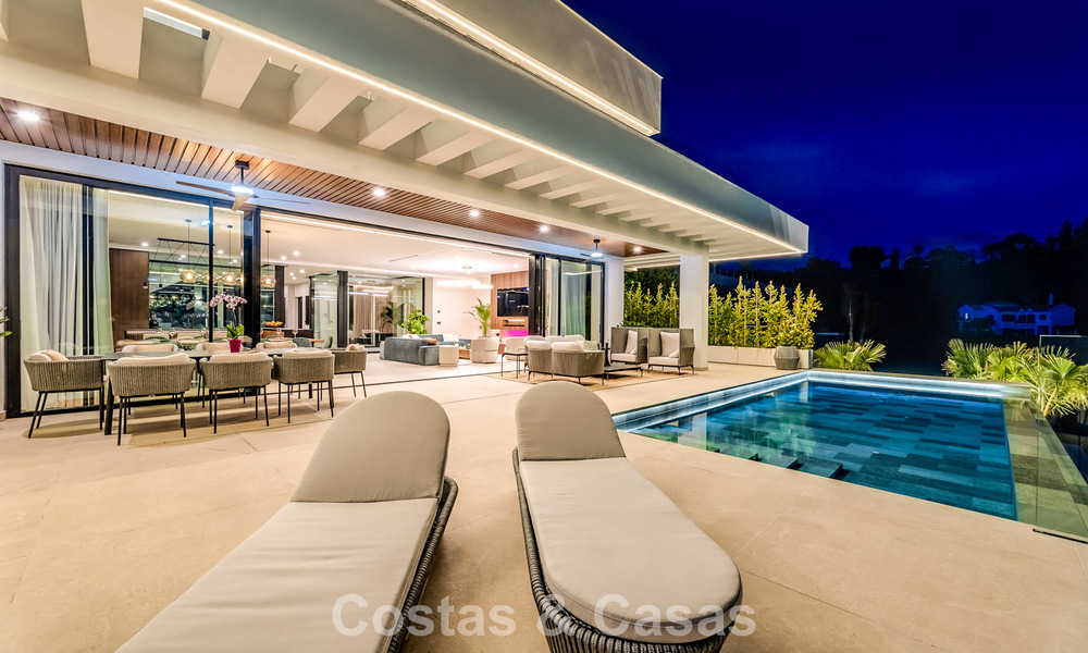 Villa design sophistiquée avec vue magnifique sur la mer à vendre à El Madroñal, Benahavis - Marbella 795621